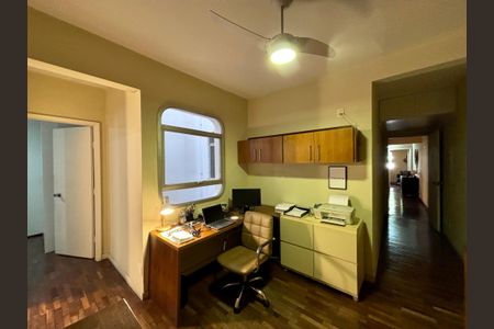 Apartamento à venda com 150m², 3 quartos e 2 vagasEscritório