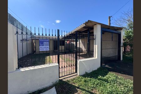 Casa à venda com 79m², 4 quartos e 1 vaga Casa à venda com 79m², 4 quartos e 1 vagaFachada