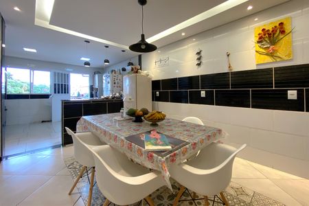 Casa à venda com 420m², 4 quartos e 6 vagasSala de jantar