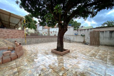 Casa à venda com 420m², 4 quartos e 6 vagasQuintal