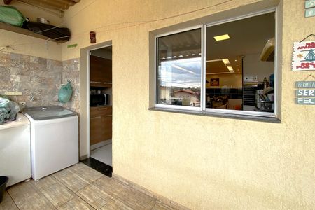 Casa à venda com 420m², 4 quartos e 6 vagasÁrea de Serviço