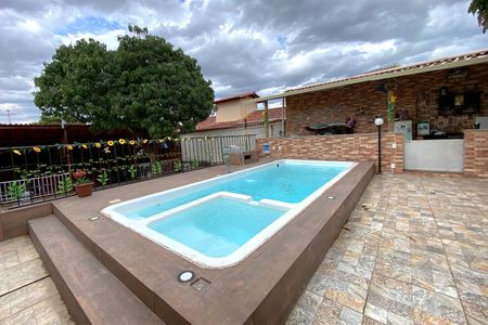 Casa à venda com 420m², 4 quartos e 6 vagasPiscina