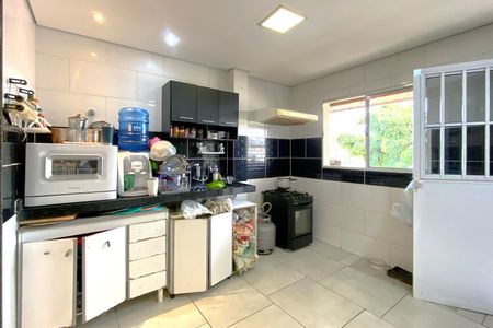 Casa à venda com 420m², 4 quartos e 6 vagasCozinha