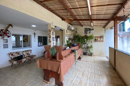 Casa à venda com 420m², 4 quartos e 6 vagasVaranda entrada