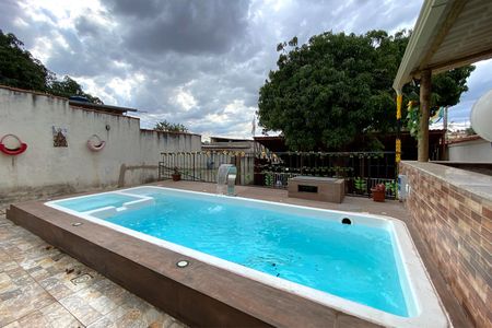 Casa à venda com 420m², 4 quartos e 6 vagasPiscina