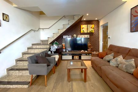 Casa à venda com 420m², 4 quartos e 6 vagasSala