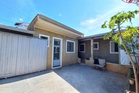 Casa à venda com 85m², 1 quarto e 2 vagasFachada 