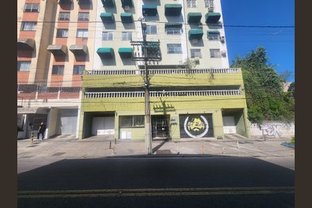 Apartamento para alugar com 82m², 2 quartos e 1 vagaFachada