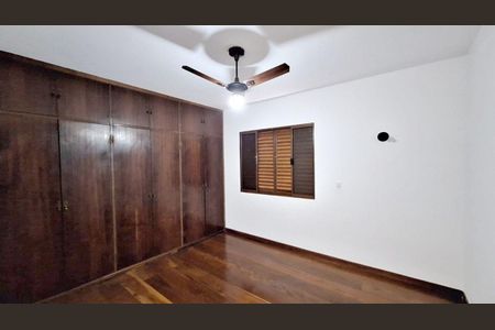 Apartamento para alugar com 275m², 4 quartos e 4 vagas
