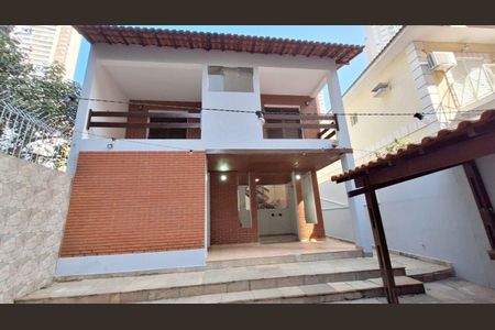 Apartamento para alugar com 275m², 4 quartos e 4 vagas