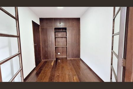 Apartamento para alugar com 275m², 4 quartos e 4 vagas