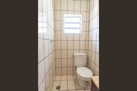 Casa para alugar com 50m², 2 quartos e sem vaga Casa para alugar com 50m², 2 quartos e sem vagaBanheiro social