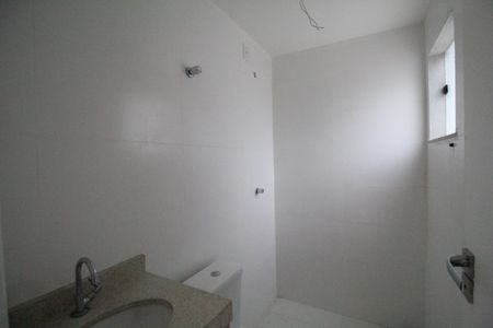 Casa de condomínio à venda com 190m², 4 quartos e 2 vagasBanheiro da suíte 4