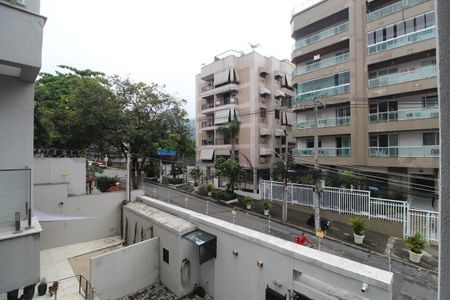 Casa de condomínio à venda com 190m², 4 quartos e 2 vagasSuíte 3 - Varanda