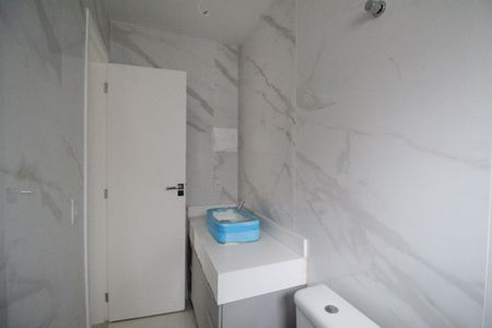 Casa de condomínio à venda com 190m², 4 quartos e 2 vagasBanheiro da suíte 3