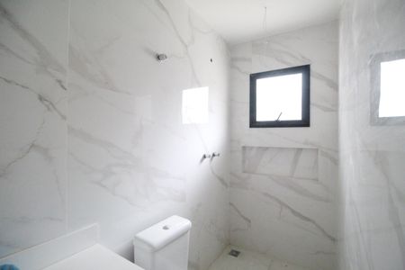 Casa de condomínio à venda com 190m², 4 quartos e 2 vagasBanheiro da suíte 3