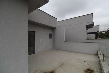Casa de condomínio à venda com 190m², 4 quartos e 2 vagasTerraço