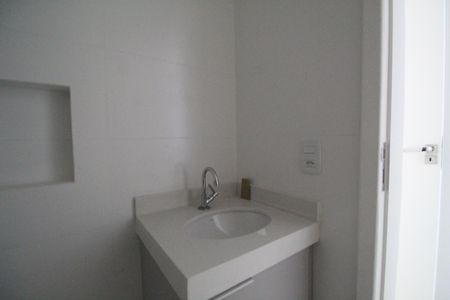 Casa de condomínio à venda com 190m², 4 quartos e 2 vagasBanheiro da suíte 2