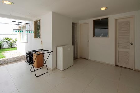 Casa de condomínio para alugar com 700m², 5 quartos e 5 vagasÁrea de Serviço