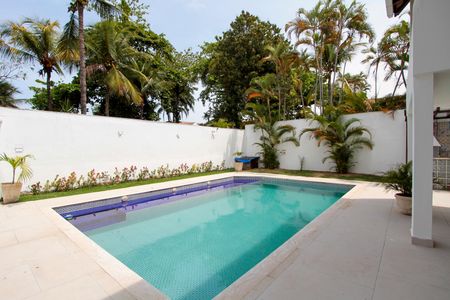 Casa de condomínio para alugar com 700m², 5 quartos e 5 vagasPiscina