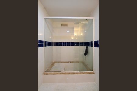 Casa de condomínio para alugar com 700m², 5 quartos e 5 vagasBanheiro da Suíte 3