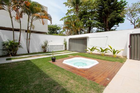 Casa de condomínio para alugar com 700m², 5 quartos e 5 vagasHidromassagem