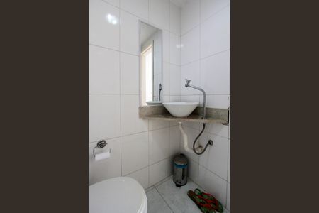 Casa de condomínio para alugar com 700m², 5 quartos e 5 vagasBanheiro de serviço