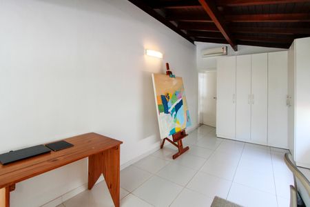 Casa de condomínio para alugar com 700m², 5 quartos e 5 vagasSuíte 4