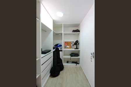 Casa de condomínio para alugar com 700m², 5 quartos e 5 vagasCloset Suíte 3