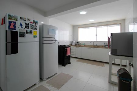 Casa de condomínio para alugar com 700m², 5 quartos e 5 vagasCozinha