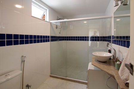 Casa de condomínio para alugar com 700m², 5 quartos e 5 vagasBanheiro da Suíte