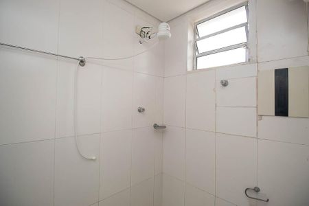 Banheiro de casa para alugar com 1 quarto, 32m² em Vila Santa Terezinha (zona Norte), São Paulo