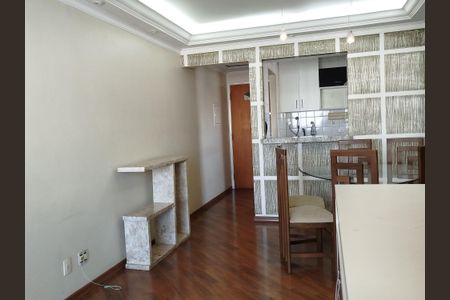 Apartamento à venda com 65m², 2 quartos e 1 vagaSala