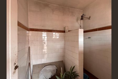 Casa à venda com 280m², 2 quartos e 1 vagaBanheiro de serviço