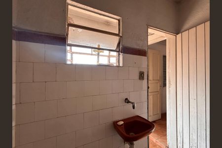 Casa à venda com 280m², 2 quartos e 1 vagaBanheiro de serviço