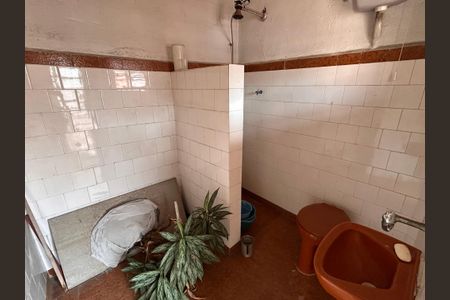 Casa à venda com 280m², 2 quartos e 1 vagaBanheiro de serviço