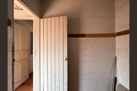 Casa à venda com 280m², 2 quartos e 1 vagaBanheiro de serviço