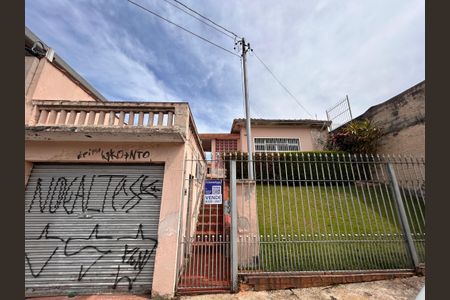 Casa à venda com 280m², 2 quartos e 1 vagaFachada