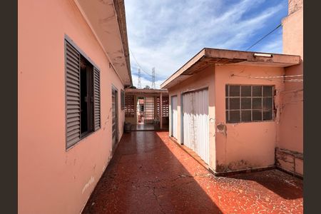 Casa à venda com 280m², 2 quartos e 1 vagaQuintal