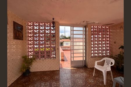 Casa à venda com 280m², 2 quartos e 1 vagaEntrada