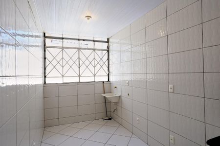 Cozinha de kitnet/studio para alugar com 1 quarto, 40m² em Sagrada Família, Belo Horizonte