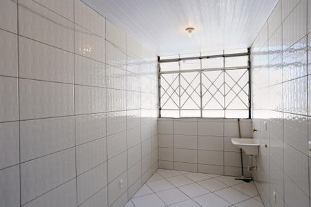 Cozinha de kitnet/studio para alugar com 1 quarto, 40m² em Sagrada Família, Belo Horizonte