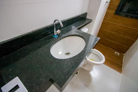 Apartamento à venda com 45m², 2 quartos e 2 vagasBanheiro social