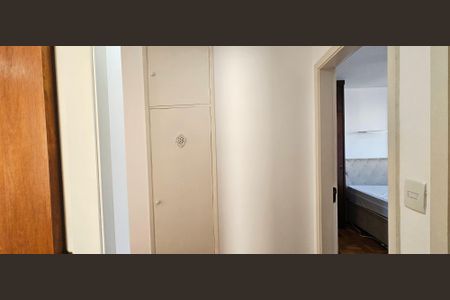 Apartamento à venda com 98m², 4 quartos e 1 vaga Apartamento à venda com 98m², 4 quartos e 1 vagaCorredor