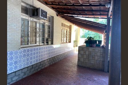 Casa de condomínio para alugar com 284m², 4 quartos e 1 vaga Casa de condomínio para alugar com 284m², 4 quartos e 1 vagaVaranda