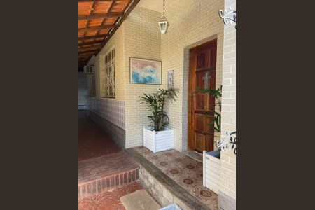 Casa de condomínio para alugar com 284m², 4 quartos e 1 vaga Casa de condomínio para alugar com 284m², 4 quartos e 1 vagaCorredor