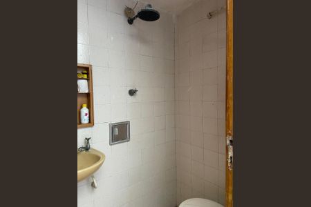 Casa de condomínio para alugar com 284m², 4 quartos e 1 vaga Casa de condomínio para alugar com 284m², 4 quartos e 1 vagaBanheiro