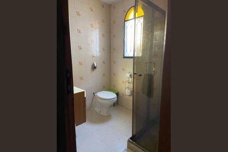 Casa de condomínio para alugar com 284m², 4 quartos e 1 vaga Casa de condomínio para alugar com 284m², 4 quartos e 1 vagaBanheiro