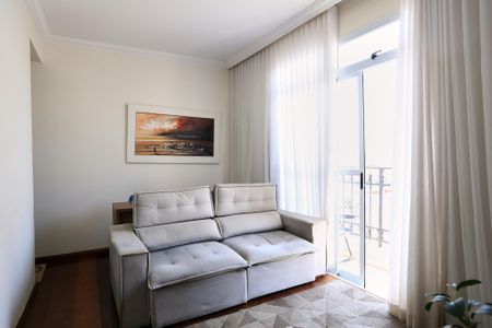 Sala de apartamento à venda com 2 quartos, 70m² em Sagrada Família, Belo Horizonte
