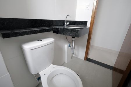 Apartamento à venda com 94m², 2 quartos e 1 vaga Apartamento à venda com 94m², 2 quartos e 1 vagaBanheiro